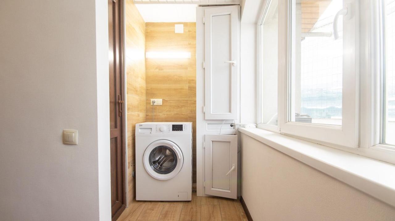 Big Terrace Apartment On Liberty Square ティビリシ エクステリア 写真